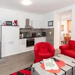 아파트 Amazing In With House Sea View 블라체