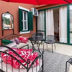 Amazing In With House Sea View 아파트