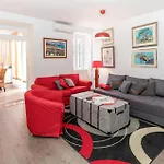 Amazing In With House Sea View بلاتشي