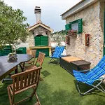 Amazing In With House Sea View شقة *