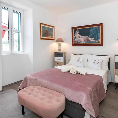 1 Bedroom Awesome In
