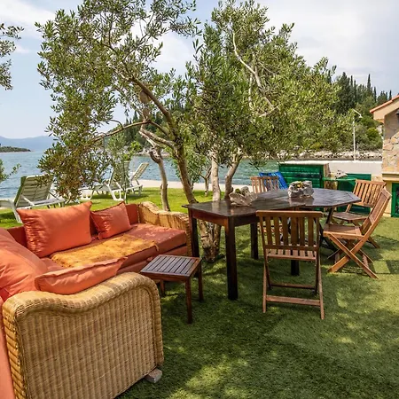 1 Bedroom Awesome In Blace